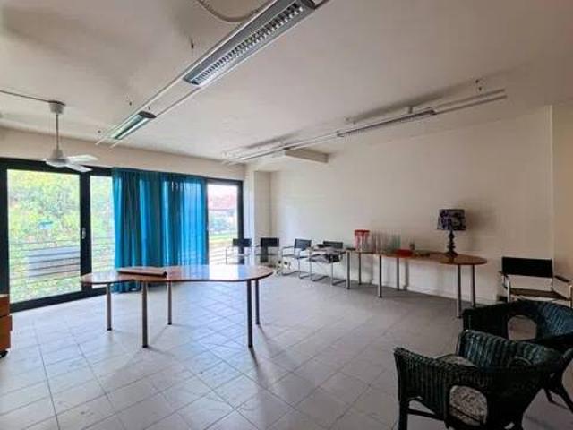 Locale Commerciale in vendita a Parè, Conegliano