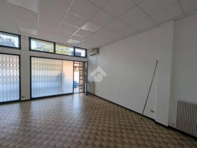 Locale Commerciale in vendita a Parè, Conegliano