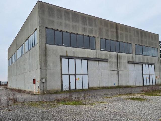 Locale Commerciale in vendita a Unione dei comuni della Bassa Romagna, Conselice