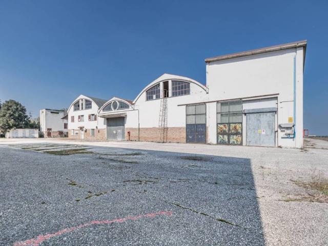 Locale Commerciale in vendita a Unione dei comuni della Bassa Romagna, Conselice