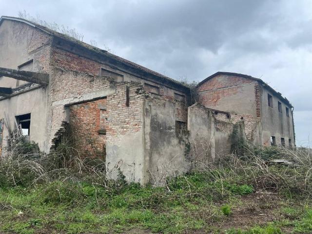 Locale Commerciale in vendita a Unione dei comuni della Bassa Romagna, Conselice