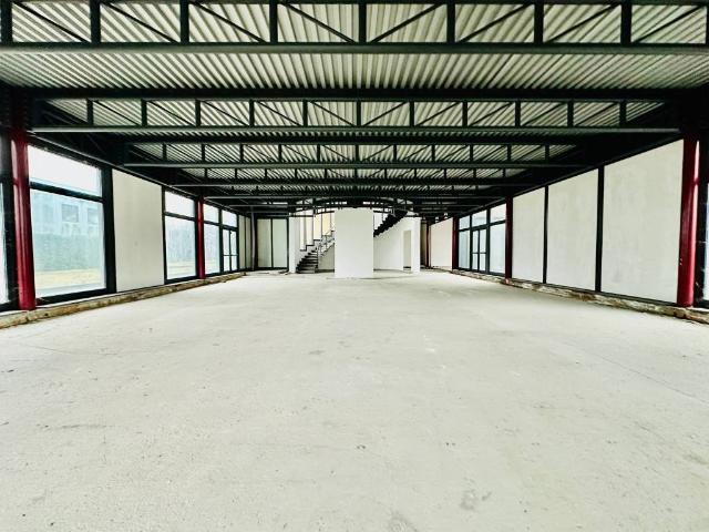 Locale Commerciale in vendita a Conselve, Veneto