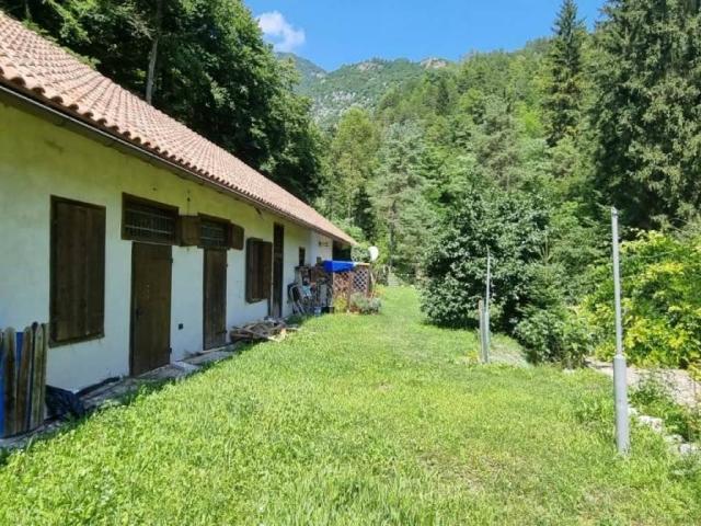 Locale Commerciale in vendita a Comunità della Val di Non, Terres