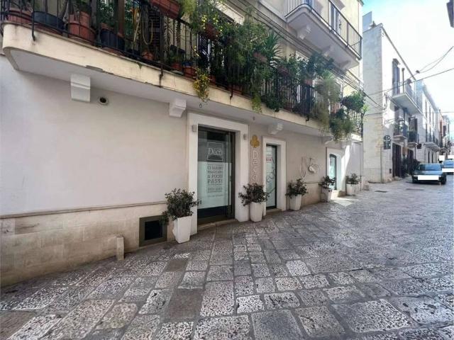 Locale Commerciale in vendita a Contrada Casopietro, Puglia