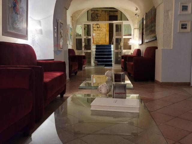 Locale Commerciale in vendita a Puglia, Bari