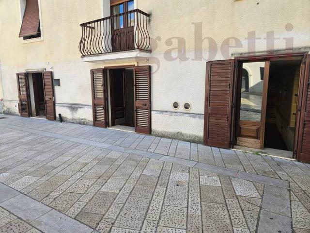 Locale Commerciale in vendita a Puglia, Lecce
