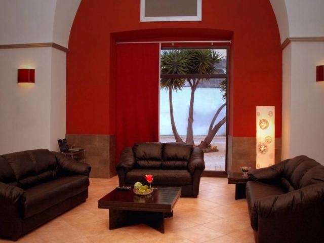 Locale Commerciale in vendita a Puglia, Lecce