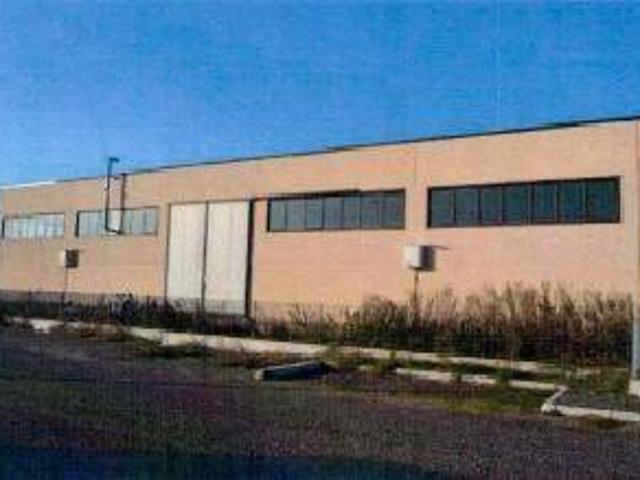 Locale Commerciale in vendita a Unione Terre e Fiumi, Copparo