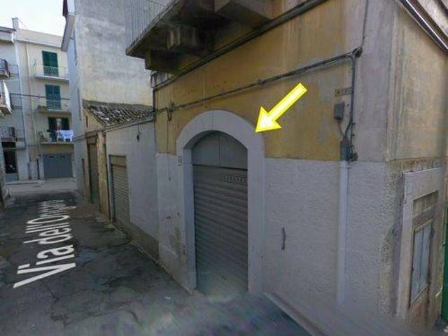 Locale Commerciale in vendita a Puglia, Bari