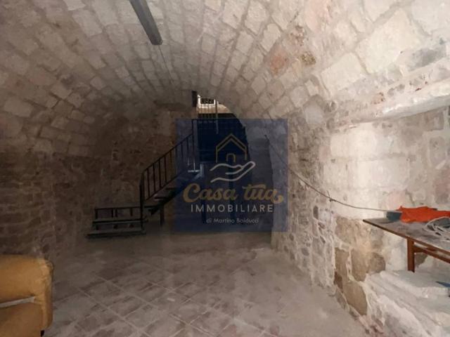 Locale Commerciale in vendita a Puglia, Bari