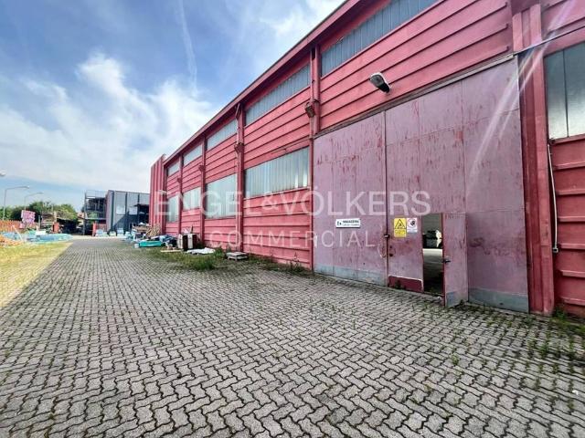 Locale Commerciale in vendita a Corbetta, Lombardia