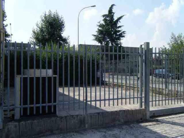 Locale Commerciale in vendita a Corbetta, Lombardia