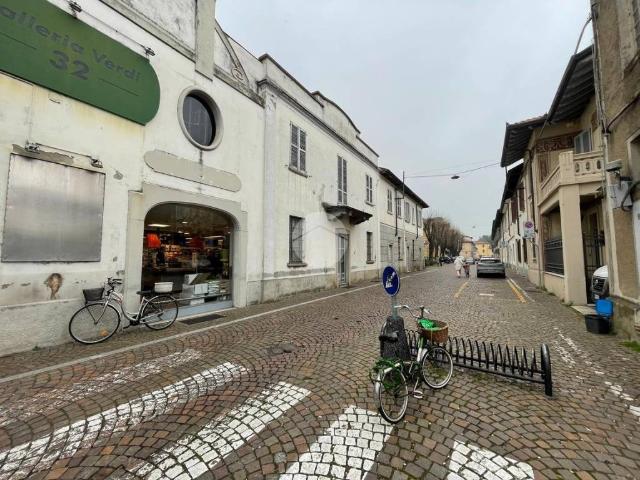 Locale Commerciale in vendita a Corbetta, Lombardia
