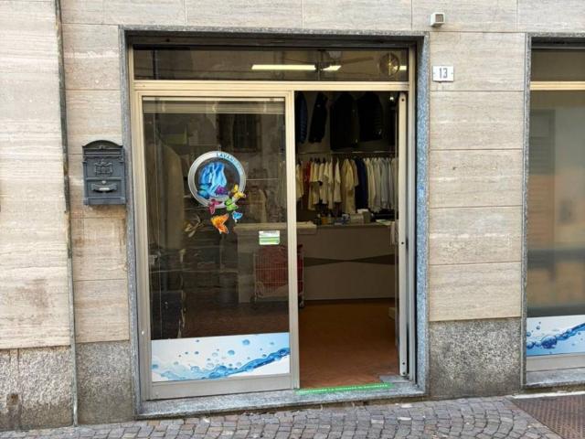 Locale Commerciale in vendita a Soriano, Corbetta
