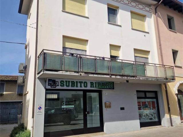 Locale Commerciale in vendita a San Giacomo, Cordenons