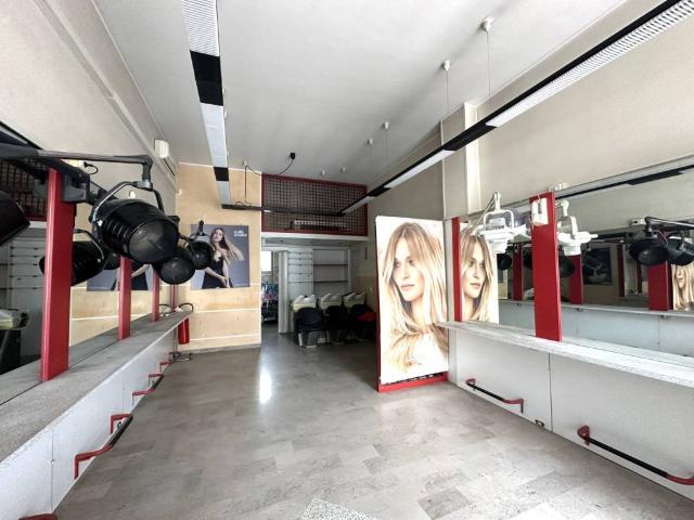 Locale Commerciale in vendita a San Giacomo, Cordenons