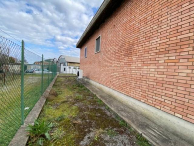 Locale Commerciale in vendita a Cerasolo Ausa, Coriano