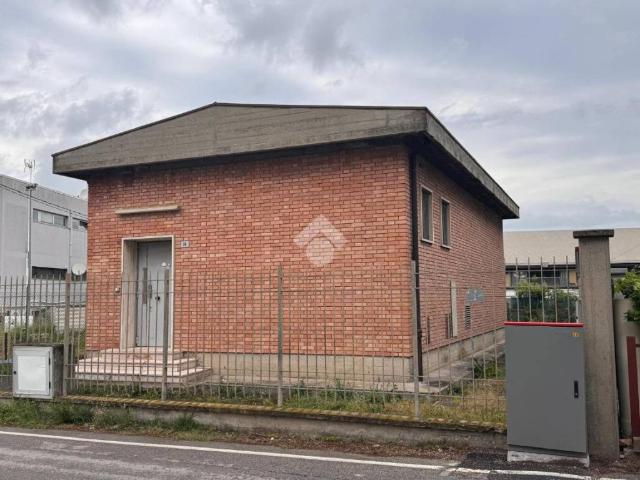 Locale Commerciale in vendita a Cerasolo Ausa, Coriano