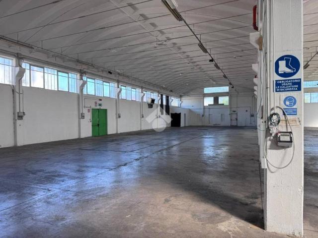 Locale Commerciale in vendita a Coriano, Reggio Emilia