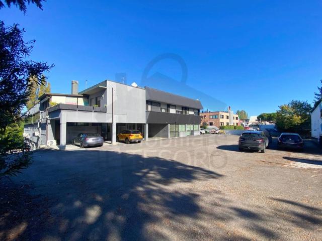 Locale Commerciale in vendita a Cerasolo Ausa, Coriano