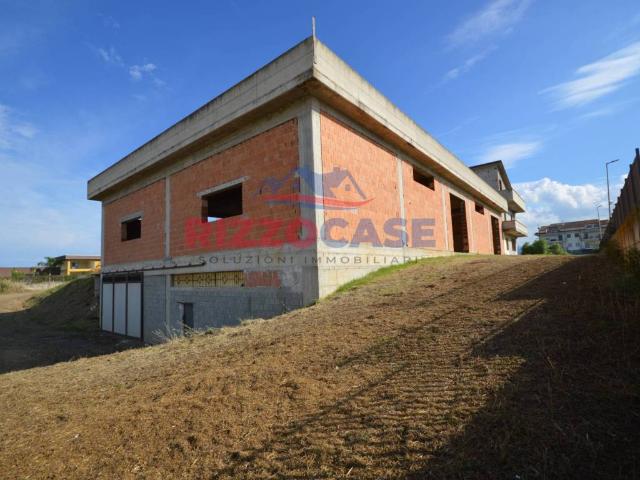 Locale Commerciale in vendita a Corigliano-Rossano, Calabria