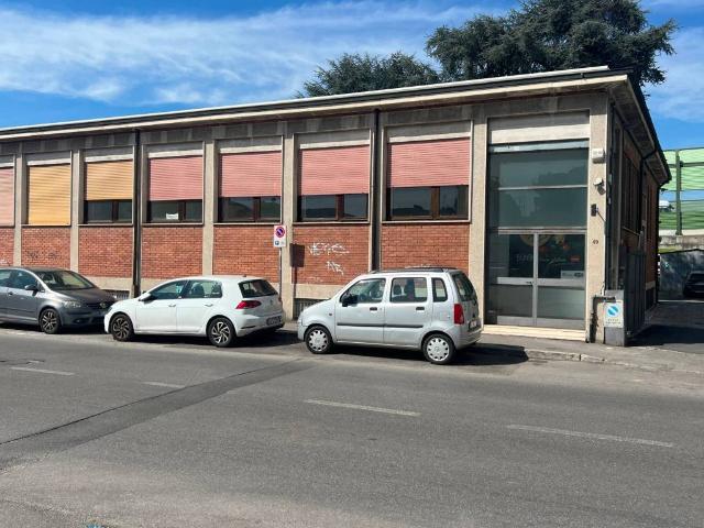 Locale Commerciale in vendita a Zona Omogenea Milano Nord, Cormano