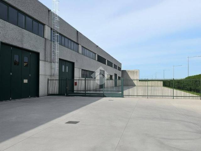 Locale Commerciale in vendita a Zona Omogenea Milano Nord, Cormano