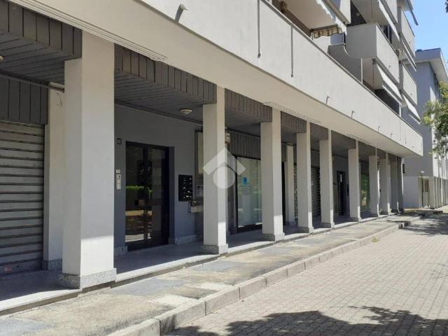 Locale Commerciale in vendita a Zona Omogenea Milano Nord, Cormano