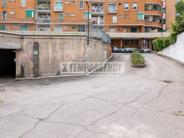 Locale Commerciale in vendita a Zona Omogenea Milano Nord, Cormano