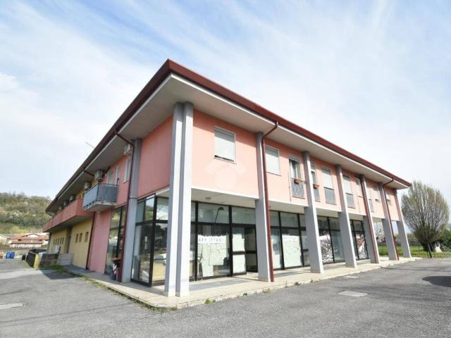 Locale Commerciale in vendita a Cormons, Friuli-Venezia Giulia