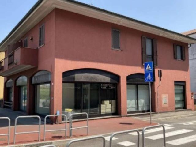Locale Commerciale in vendita a Cornaredo, Lombardia