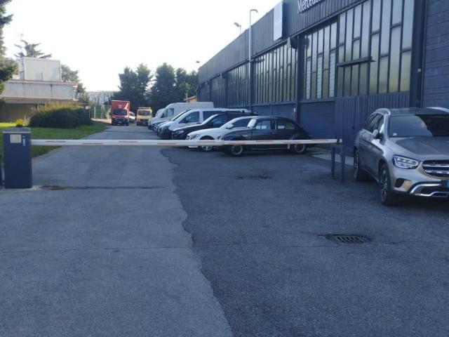 Locale Commerciale in vendita a Cascina Torrette, Cornaredo