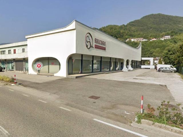 Locale Commerciale in vendita a Cornedo Vicentino, Veneto