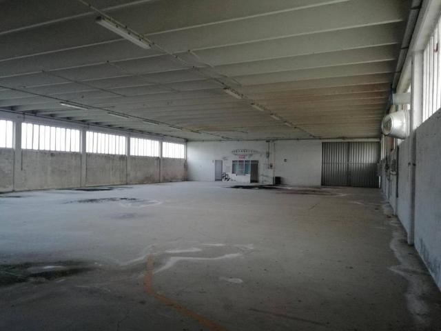 Locale Commerciale in vendita a Corno Di Rosazzo, Friuli-Venezia Giulia