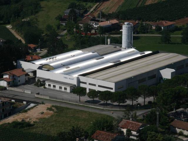 Locale Commerciale in vendita a Corno Di Rosazzo, Friuli-Venezia Giulia