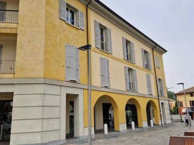 Locale Commerciale in vendita a Pianura Reggiana, Re