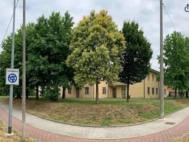 Locale Commerciale in vendita a Pianura Reggiana, Re