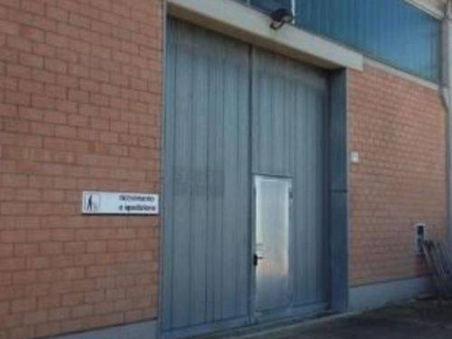 Locale Commerciale in vendita a Pianura Reggiana, Re