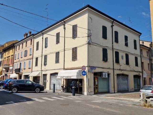 Locale Commerciale in vendita a Pianura Reggiana, Re
