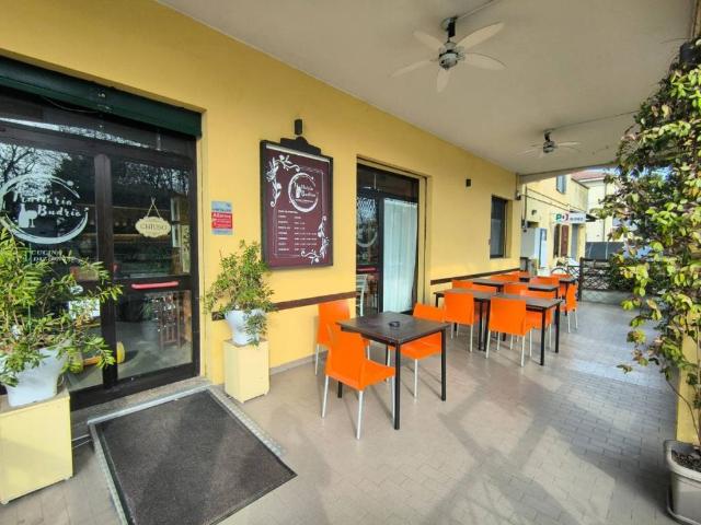 Locale Commerciale in vendita a Pianura Reggiana, Re