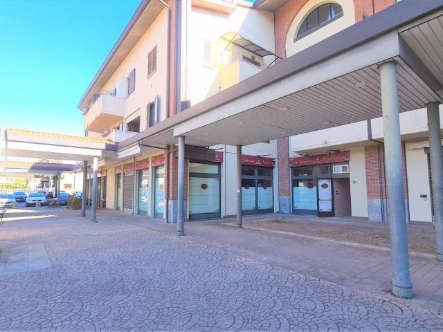 Locale Commerciale in vendita a Guzzafame, Correzzana
