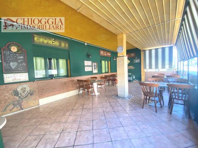 Locale Commerciale in vendita a Cona, Veneto
