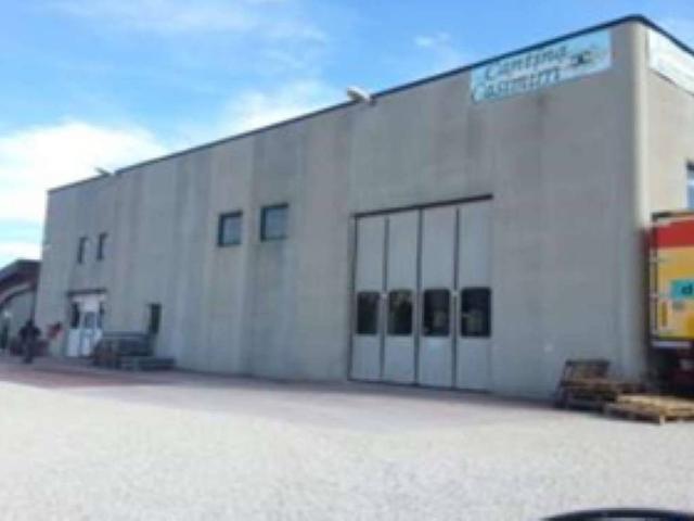 Locale Commerciale in vendita a Unione dei Comuni della Val Vibrata, Corropoli