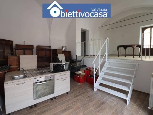 Locale Commerciale in vendita a Unione dei Comuni della Val Vibrata, Corropoli