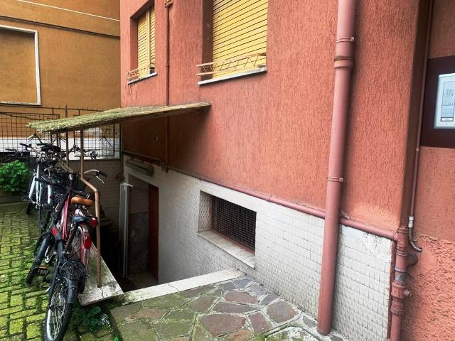 Locale Commerciale in vendita a Quartiere Giorgella, Corsico
