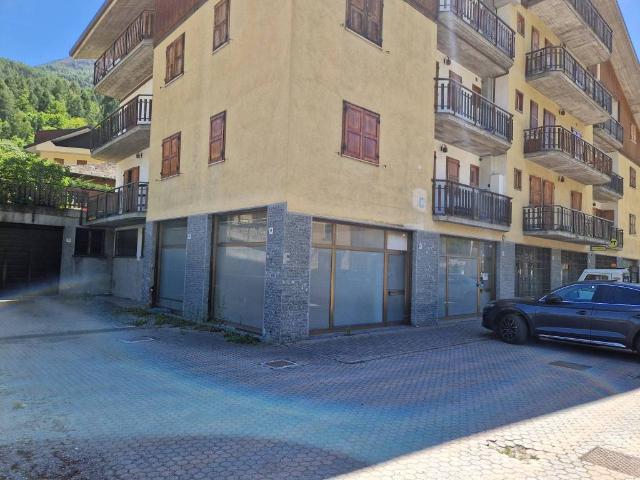Locale Commerciale in vendita a Comunità montana della valle Camonica, Corteno Golgi