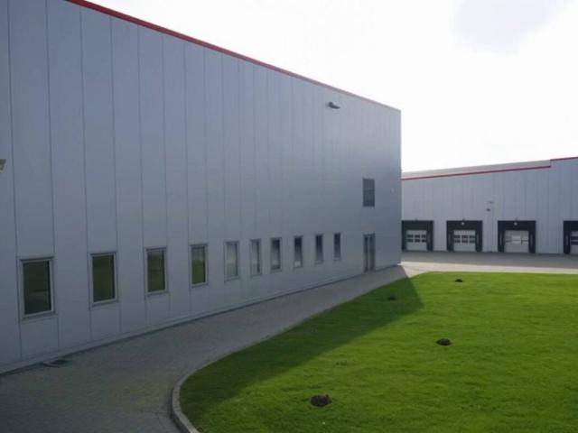 Locale Commerciale in vendita a Romano Di Lombardia, Lombardia