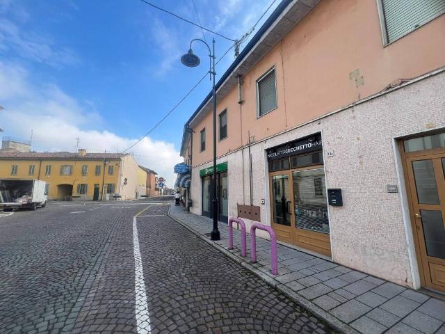 Locale Commerciale in vendita a Corteolona, Lombardia