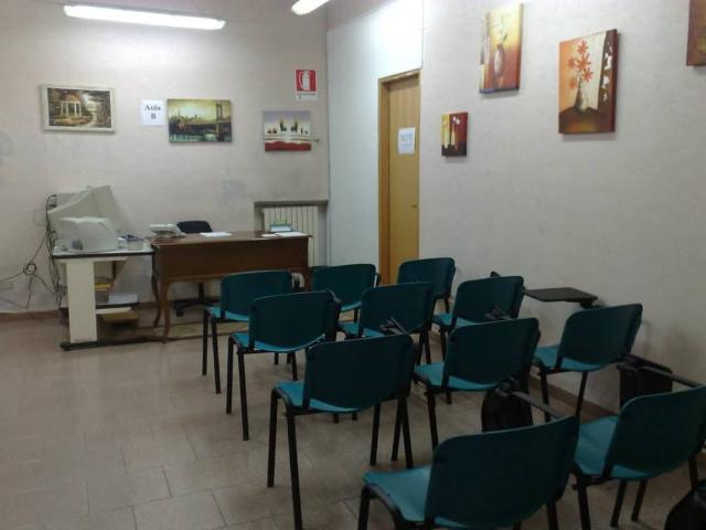 Locale Commerciale in vendita a Calabria, Cosenza