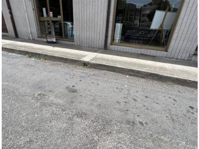 Locale Commerciale in vendita a Città 2000, Calabria